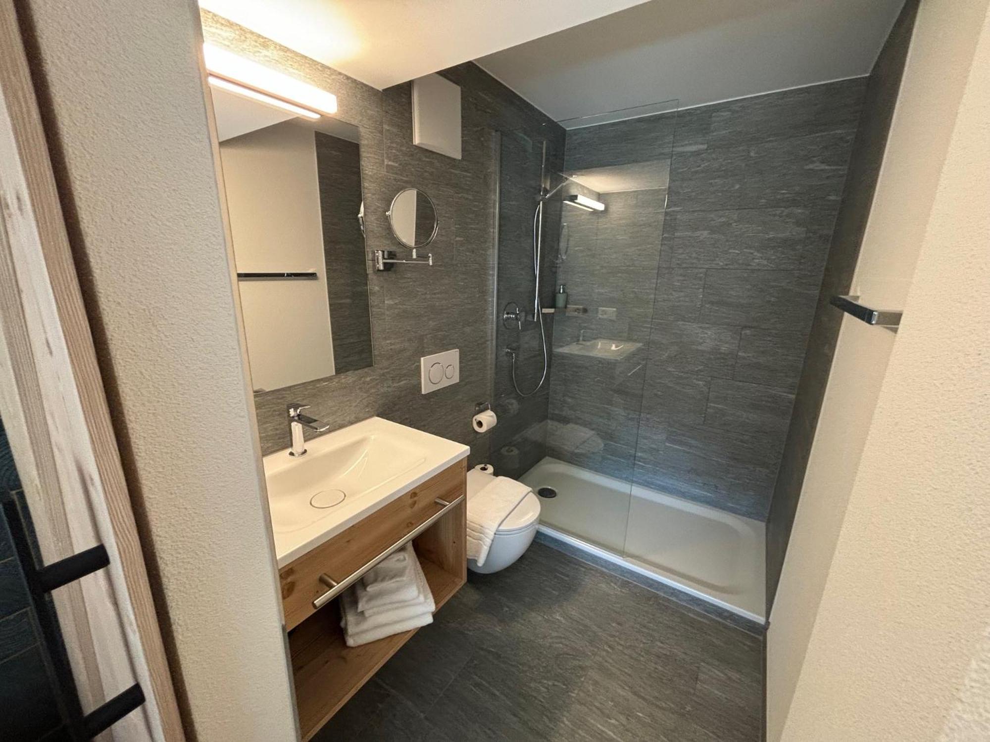 Appart Hotel Pitschonia Self Check-In Андер Экстерьер фото